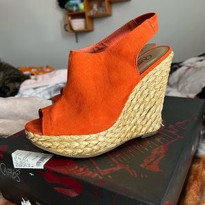 Like new Carlo by Carlos Santana wedge shoes